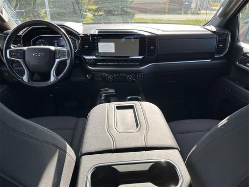 Certified 2022 Chevrolet Silverado 1500 RST image 4