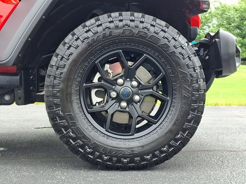 Used 2024 Jeep Wrangler Unlimited AWD/4WD image 8