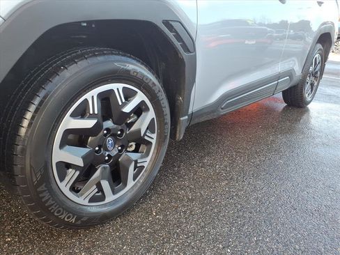 Used 2025 Subaru Forester Premium image 10