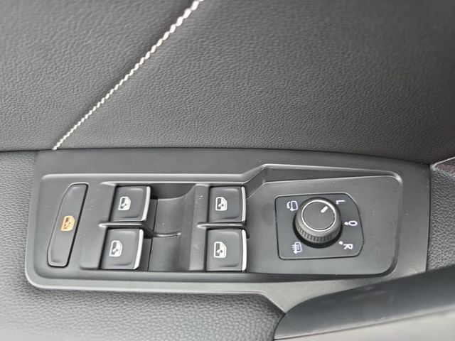 Used 2022 Volkswagen Tiguan SEL R-Line AWD/4WD image 28