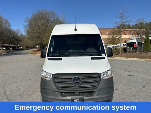 Used 2024 Mercedes-Benz Sprinter 2500 image 3