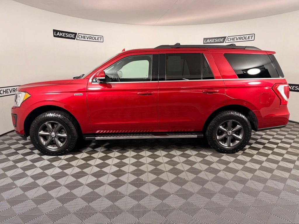 Used 2021 Ford Expedition XLT AWD/4WD image 3