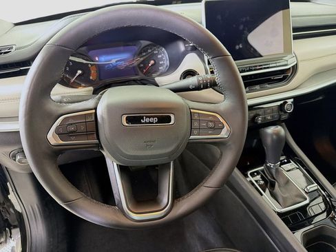 Used 2025 Jeep Compass Limited AWD/4WD image 14