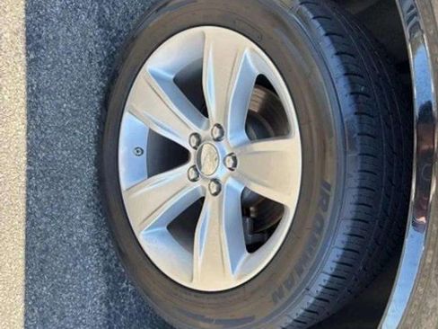 Used 2023 Dodge Challenger SXT image 11