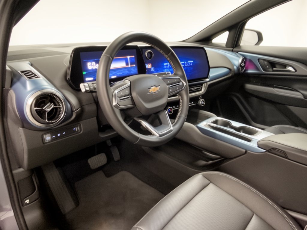 Used 2024 Chevrolet Equinox EV LT FWD image 4