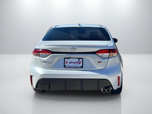 Used 2025 Toyota Corolla SE image 6