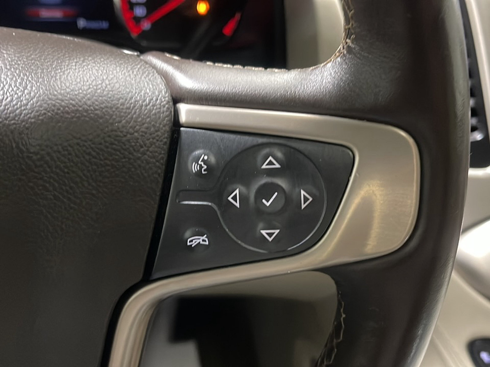 Used 2015 GMC Yukon Denali AWD/4WD image 7