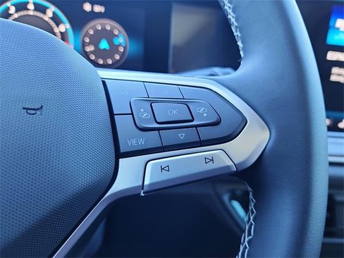 New 2025 Volkswagen Tiguan SE image 23