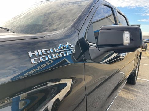 Certified 2022 Chevrolet Silverado 1500 High Country w/ Technology Package image 10