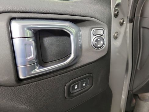 Used 2021 Jeep Wrangler Unlimited Rubicon 4xe w/ Steel Bumper Group image 15