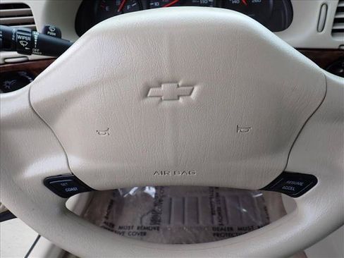 Used 2005 Chevrolet Impala w/ Preferred Equipment Group FWD image 13