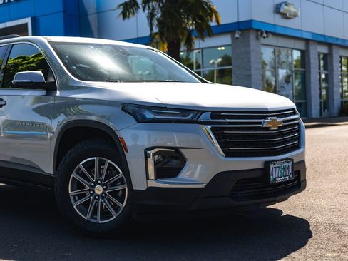 Used 2022 Chevrolet Traverse LT AWD/4WD image 3
