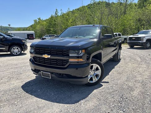 Used 2018 Chevrolet Silverado 1500 Custom w/ Custom Value Package image 1