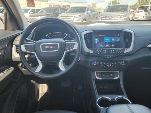 Used 2024 GMC Terrain SLT image 10