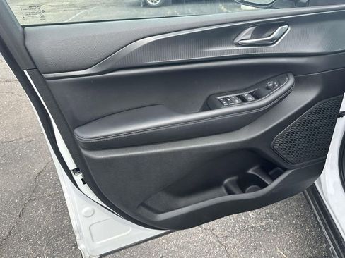 Used 2024 Jeep Grand Cherokee Altitude image 15