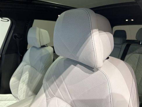 Used 2023 BMW X7 xDrive40i w/ Premium Package image 19