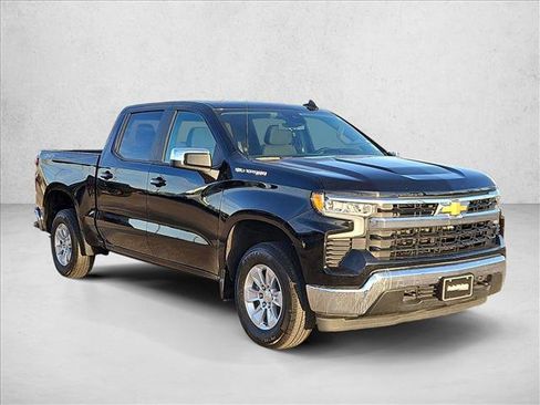 Used 2025 Chevrolet Silverado 1500 LT image 3