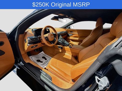 Used 2026 Aston Martin V8 Vantage S RWD image 21