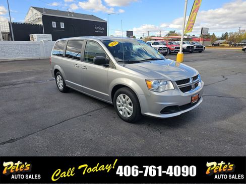 Used 2018 Dodge Grand Caravan SE w/ UConnect Hands-Free Group image 6