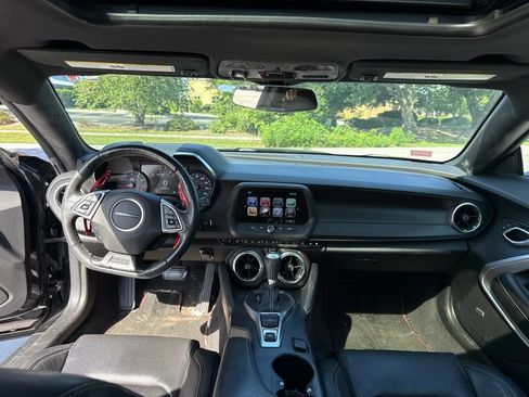 Used 2017 Chevrolet Camaro LT RWD image 13