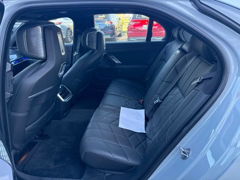 Used 2023 BMW i7 xDrive60 AWD/4WD image 5