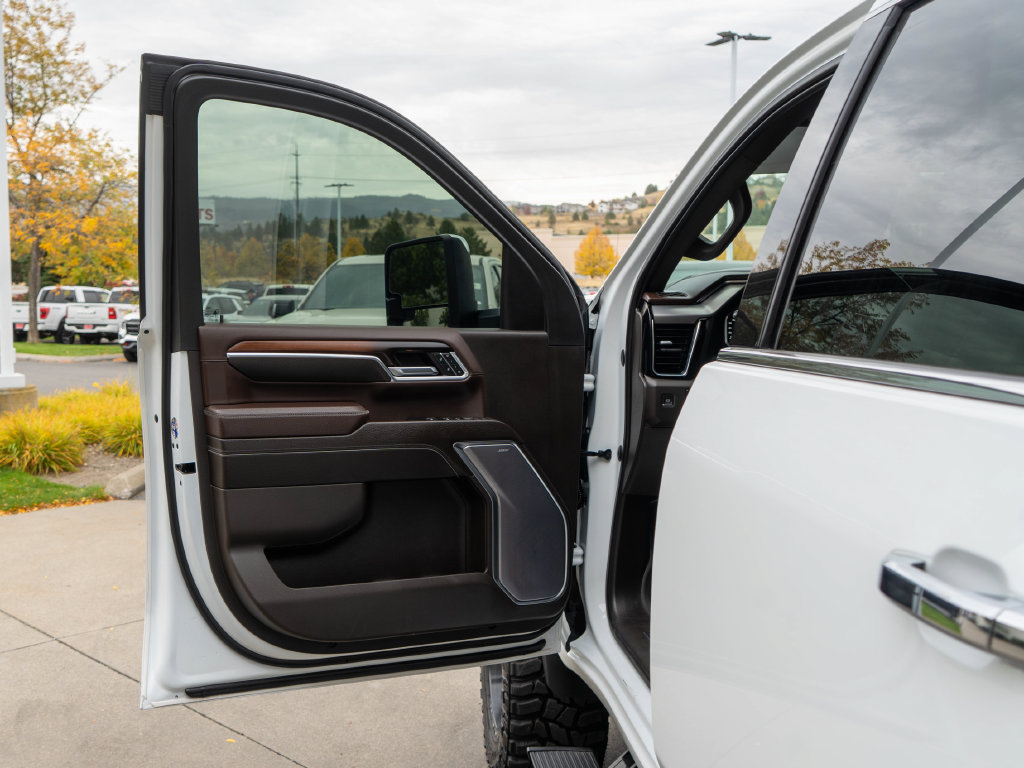 Certified 2024 GMC Sierra 3500 Denali w/ Technology Package AWD/4WD image 18
