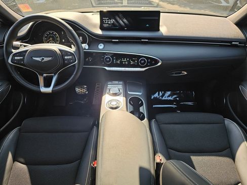 Used 2025 Genesis GV70 3.5T Sport image 9