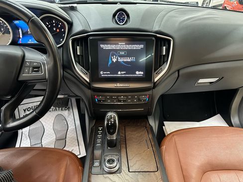 Used 2018 Maserati Ghibli image 25