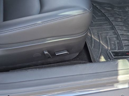 Used 2023 Tesla Model 3 Standard Range image 31