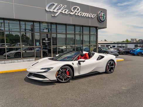 Used 2024 Ferrari SF90 Spider AWD/4WD image 2