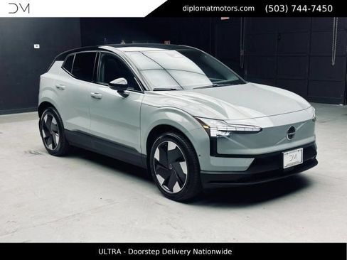 Used 2025 Volvo EX30 Ultra AWD/4WD image 9