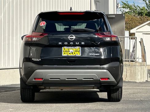 Used 2022 Nissan Rogue SV image 6