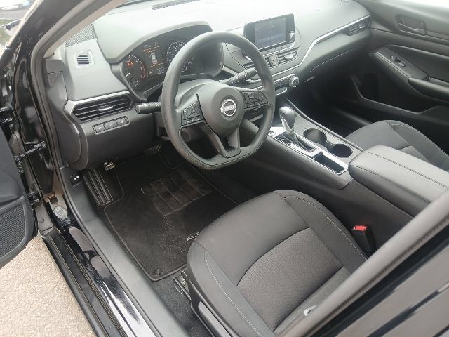 Used 2024 Nissan Altima 2.5 S FWD image 34