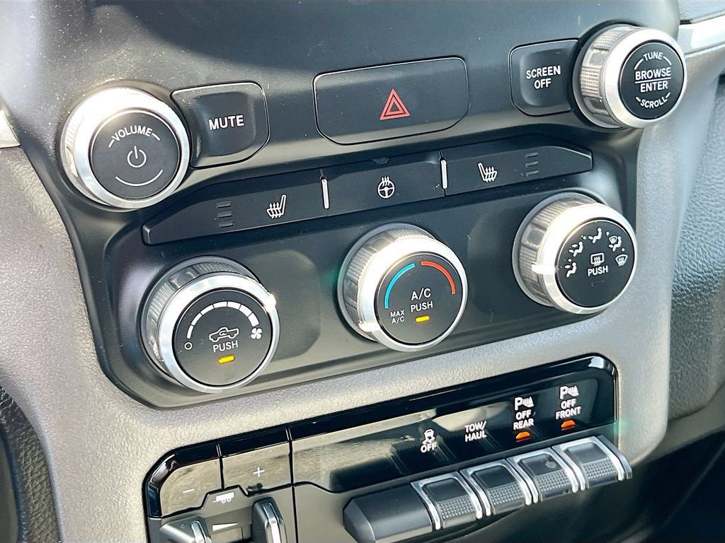 Used 2023 RAM 1500 Lone Star AWD/4WD image 16