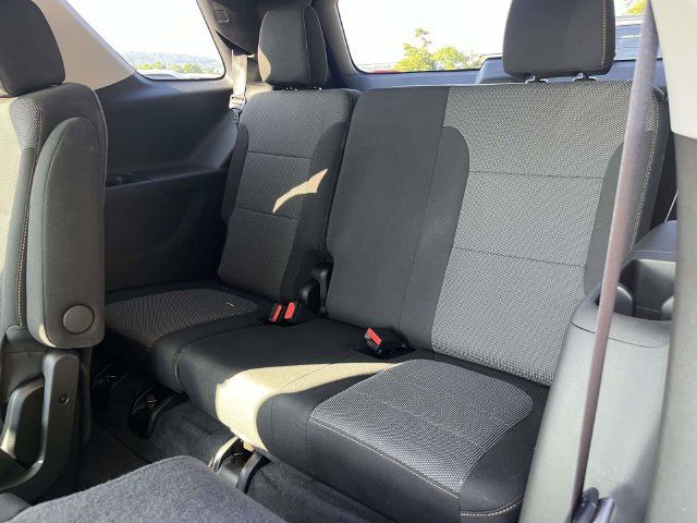 Used 2019 Chevrolet Traverse LT FWD image 15