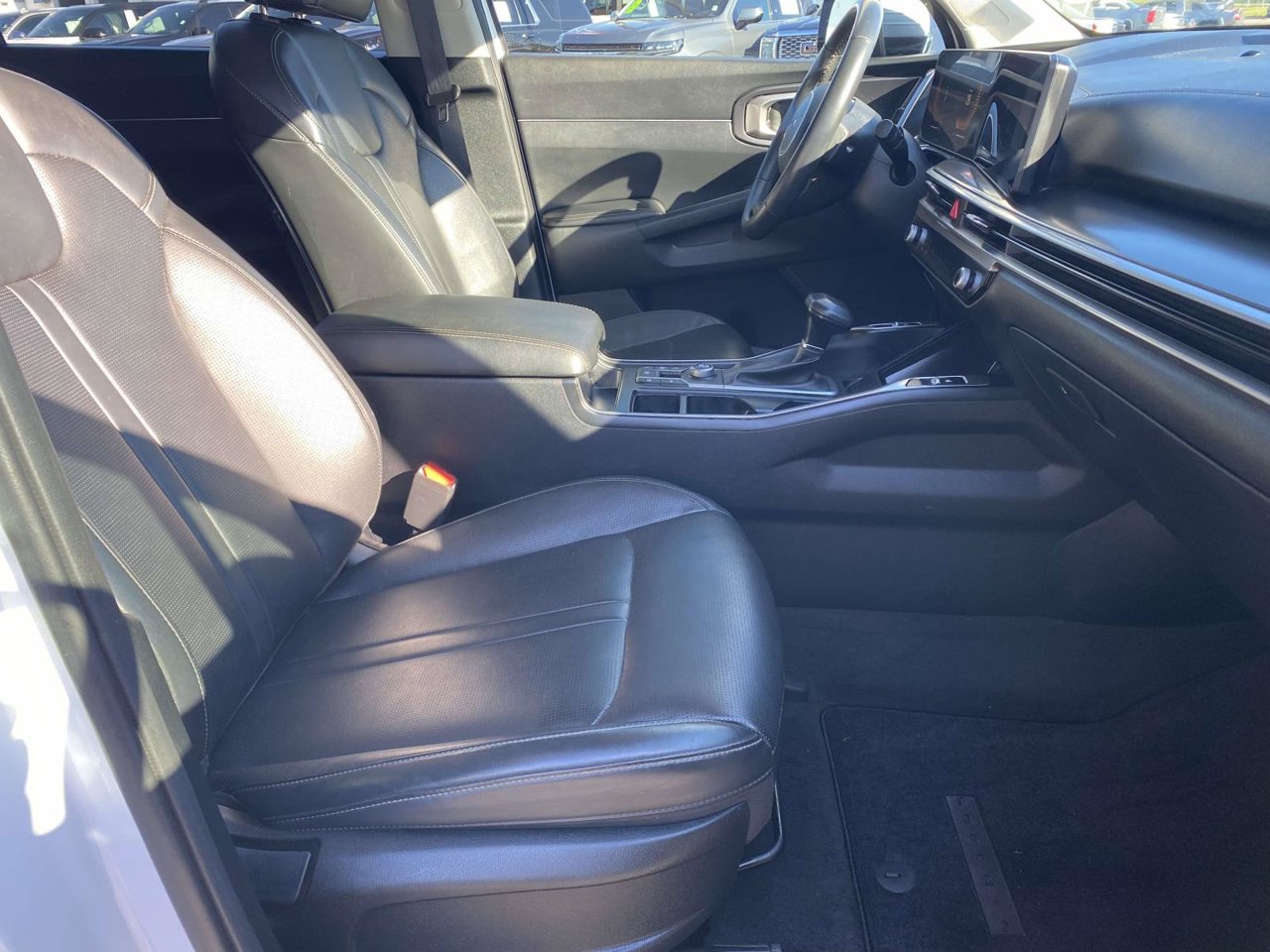 Used 2024 Kia Sorento S w/ Panoramic Sunroof Package FWD image 12