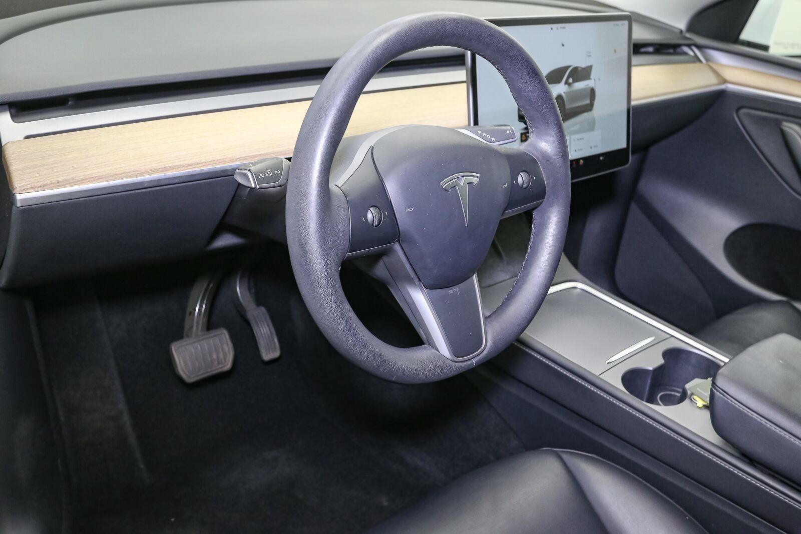 Used 2023 Tesla Model Y Long Range AWD/4WD image 24