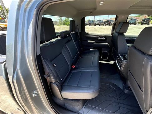 Used 2025 Chevrolet Silverado 1500 LTZ AWD/4WD image 24