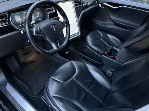 Used 2015 Tesla Model S 70D image 3