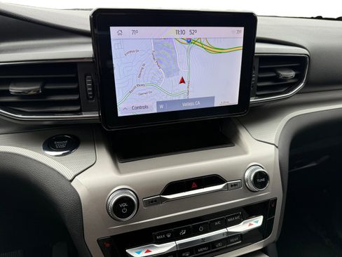 Used 2022 Ford Explorer XLT w/ Equipment Group 202A image 12