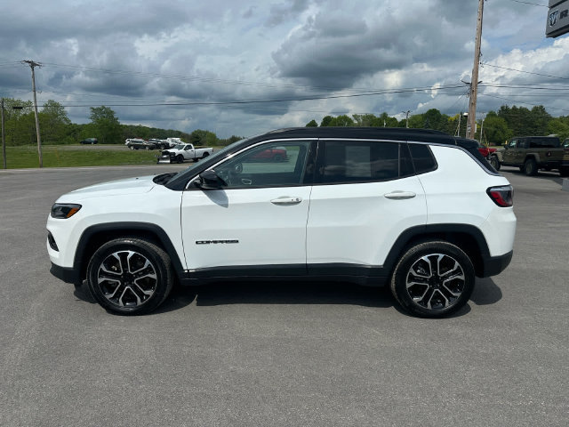 Used 2023 Jeep Compass Limited AWD/4WD image 2