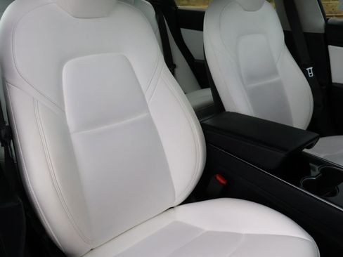 Used 2018 Tesla Model 3 Long Range image 16