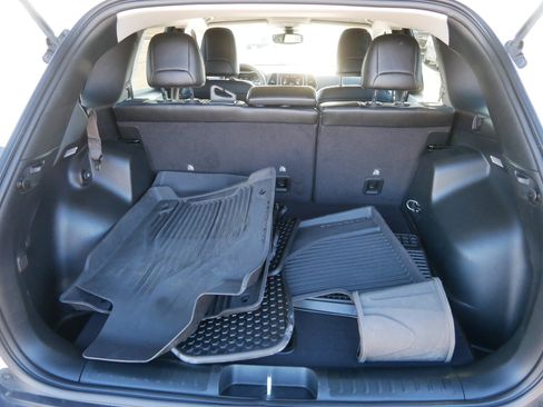 Used 2022 Jeep Cherokee Trailhawk image 19