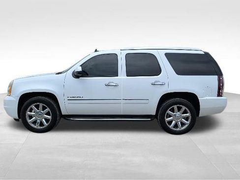 Used 2009 GMC Yukon Denali RWD image 6