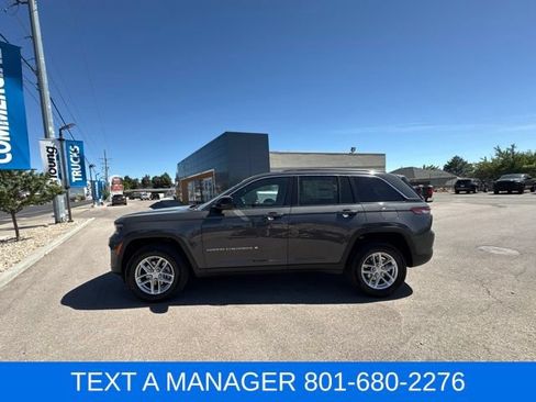 New 2026 Jeep Grand Cherokee Laredo w/ Trailer Tow Package AWD/4WD image 7