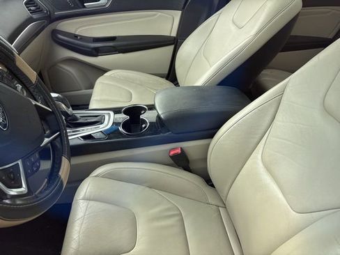 Used 2016 Ford Edge Titanium image 10
