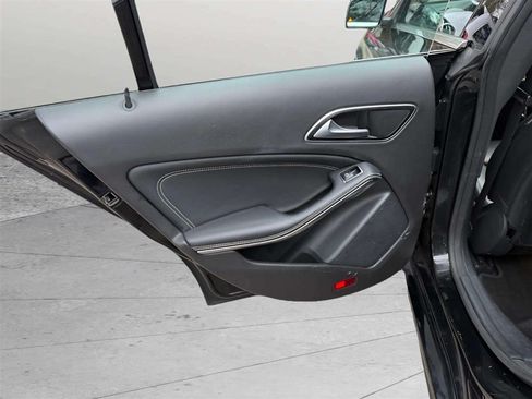 Used 2018 Mercedes-Benz CLA 250 4MATIC image 18