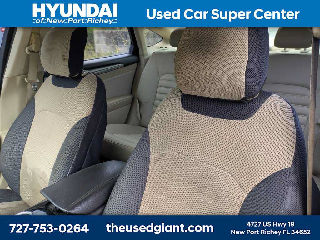 Used 2013 Ford Fusion SE FWD image 6
