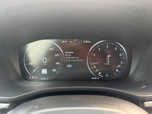 Used 2019 Volvo XC60 T6 Momentum w/ Multimedia Package AWD/4WD image 16
