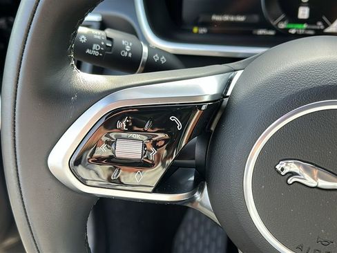 Used 2024 Jaguar I-PACE R-Dynamic HSE image 11